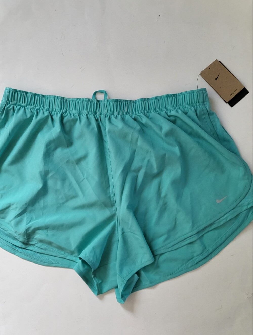 Nike dri-fit womens tempo running shorts size 2X Light green